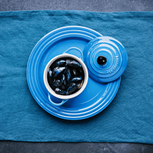 Mini Cocotte Caçarola Cerâmica Azul Marseille com Pegador Preto 14cm Le Creuset